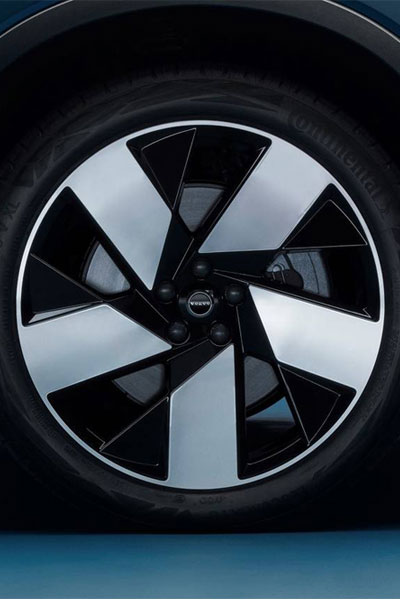 2023_Volvo_C40_Gengras.jpg
