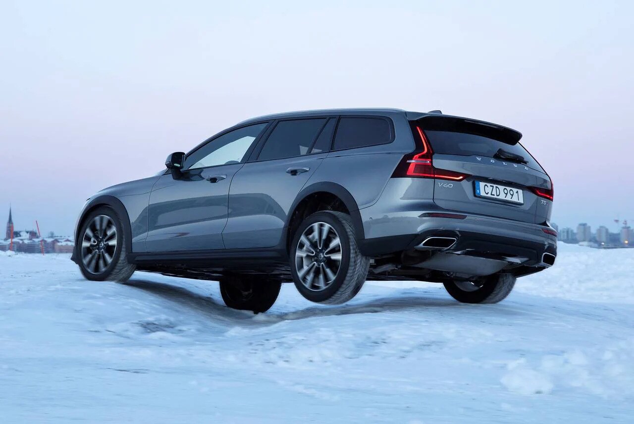 2023_Volvo_V60_For_Sale_Near_Hartford.jpg