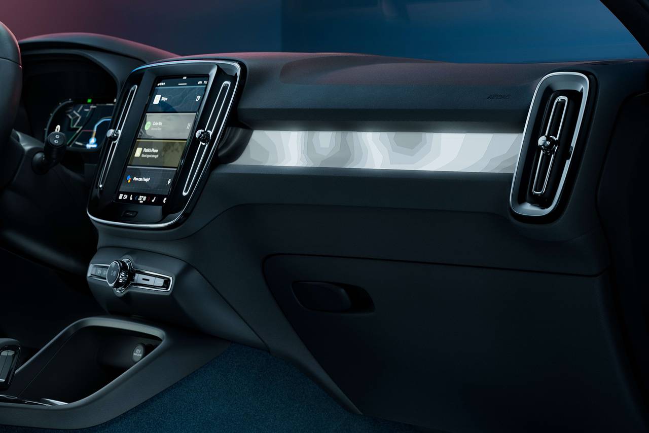 2023_Volvo_C40_New_Haven_Hartford.jpeg