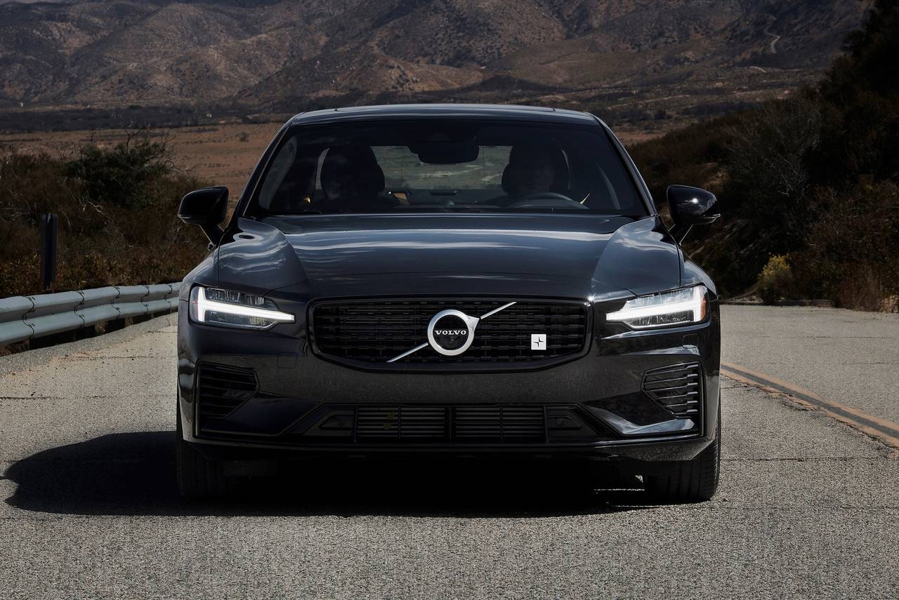 2023-Volvo_S60_Front.jpeg