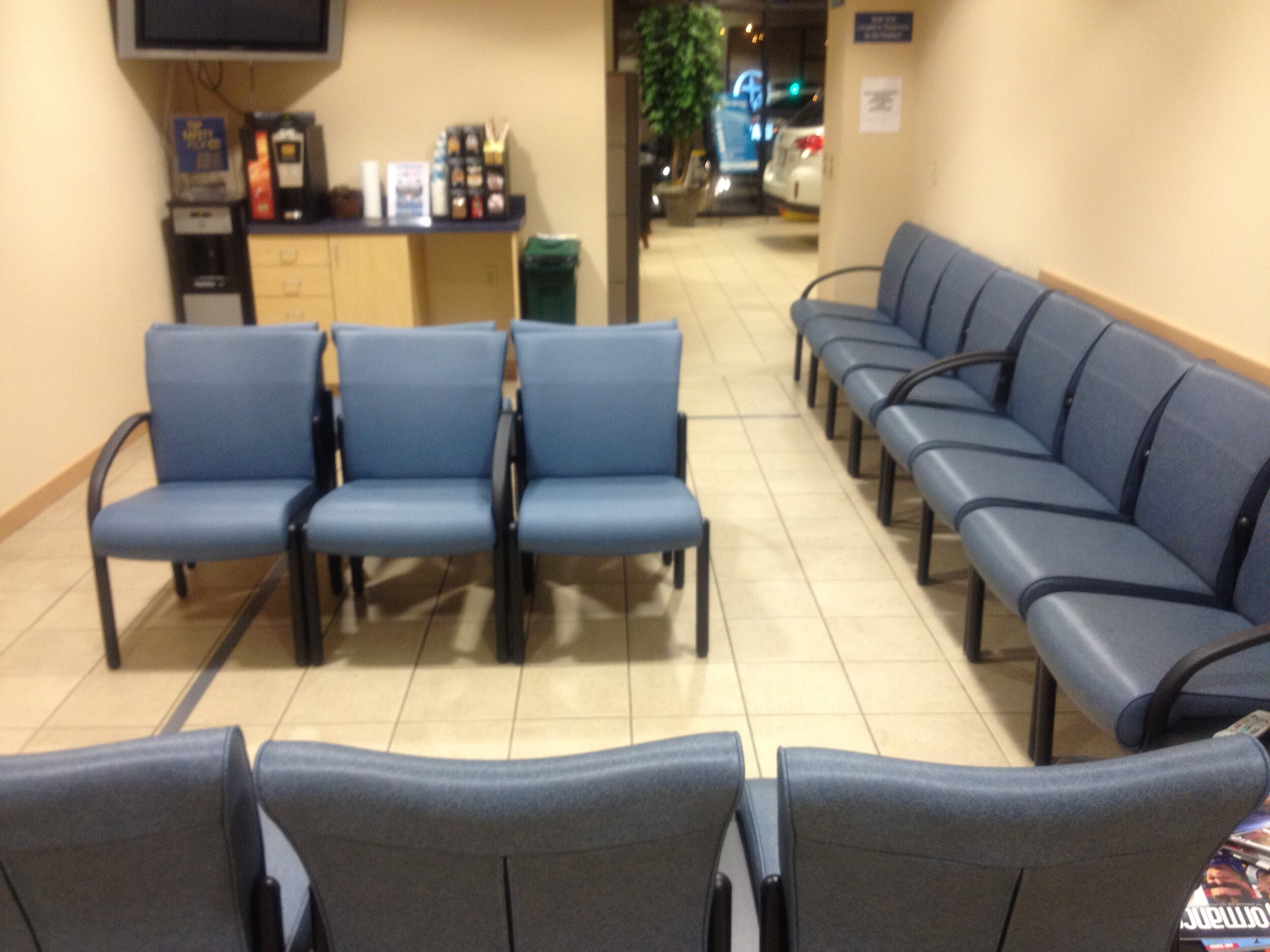 spacious lounge.JPG