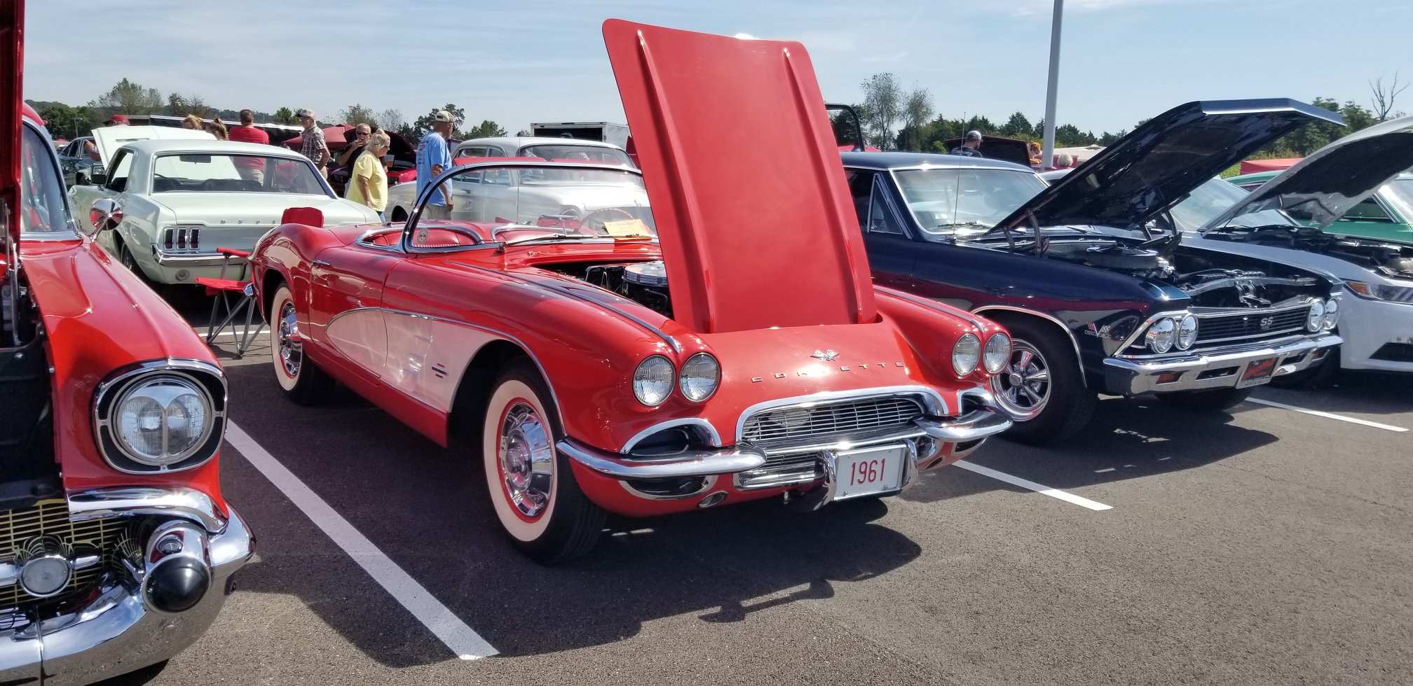 1961 Chevy Corvette.jpg