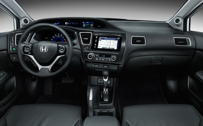 Honda Civic 2014 White With Black Rims