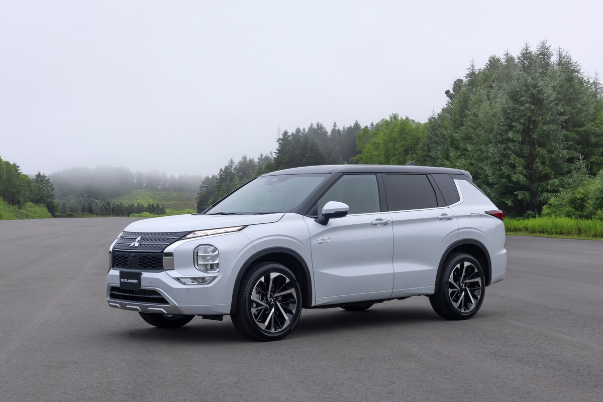 2023 Outlander PHEV Twin Cities launch-1200x801.jpg