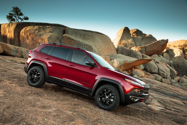 2016-jeep-cherokee-trailhawk-slant.jpg 2016-jeep-cherokee-trailhawk-st-louis