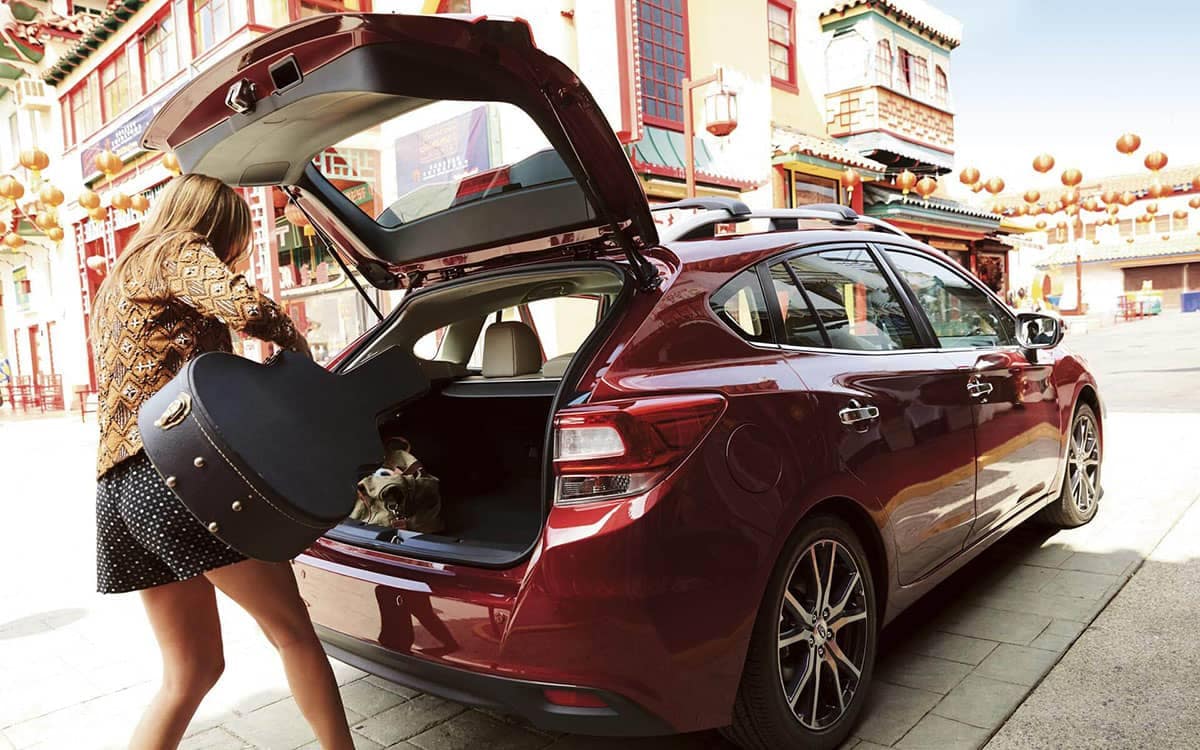 Loading trunk of 2019 Subaru Impreza