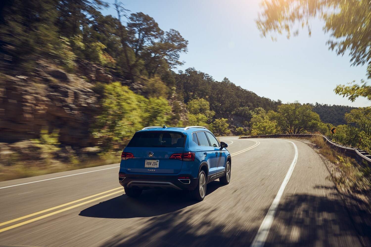 2022_Volkswagen_Taos-Small-12343.jpg