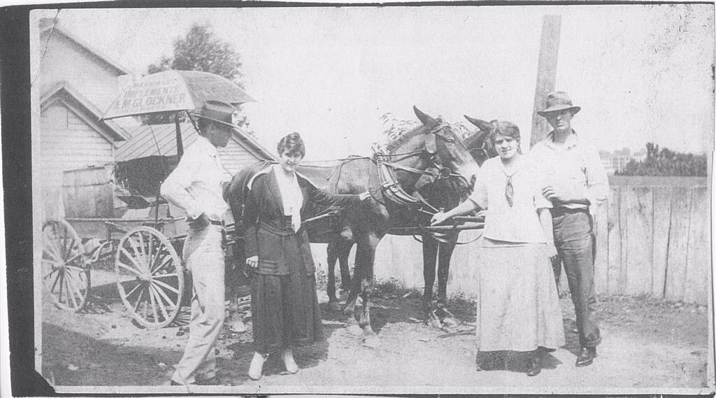Old photograph of Glockner Horse and buggy