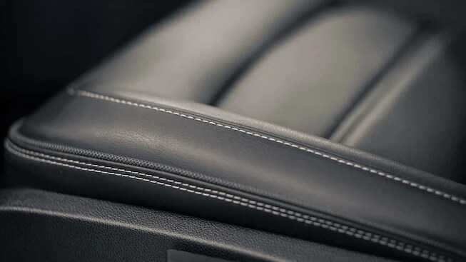 2022-canyon-denali-interior-22PGCN00002.png
