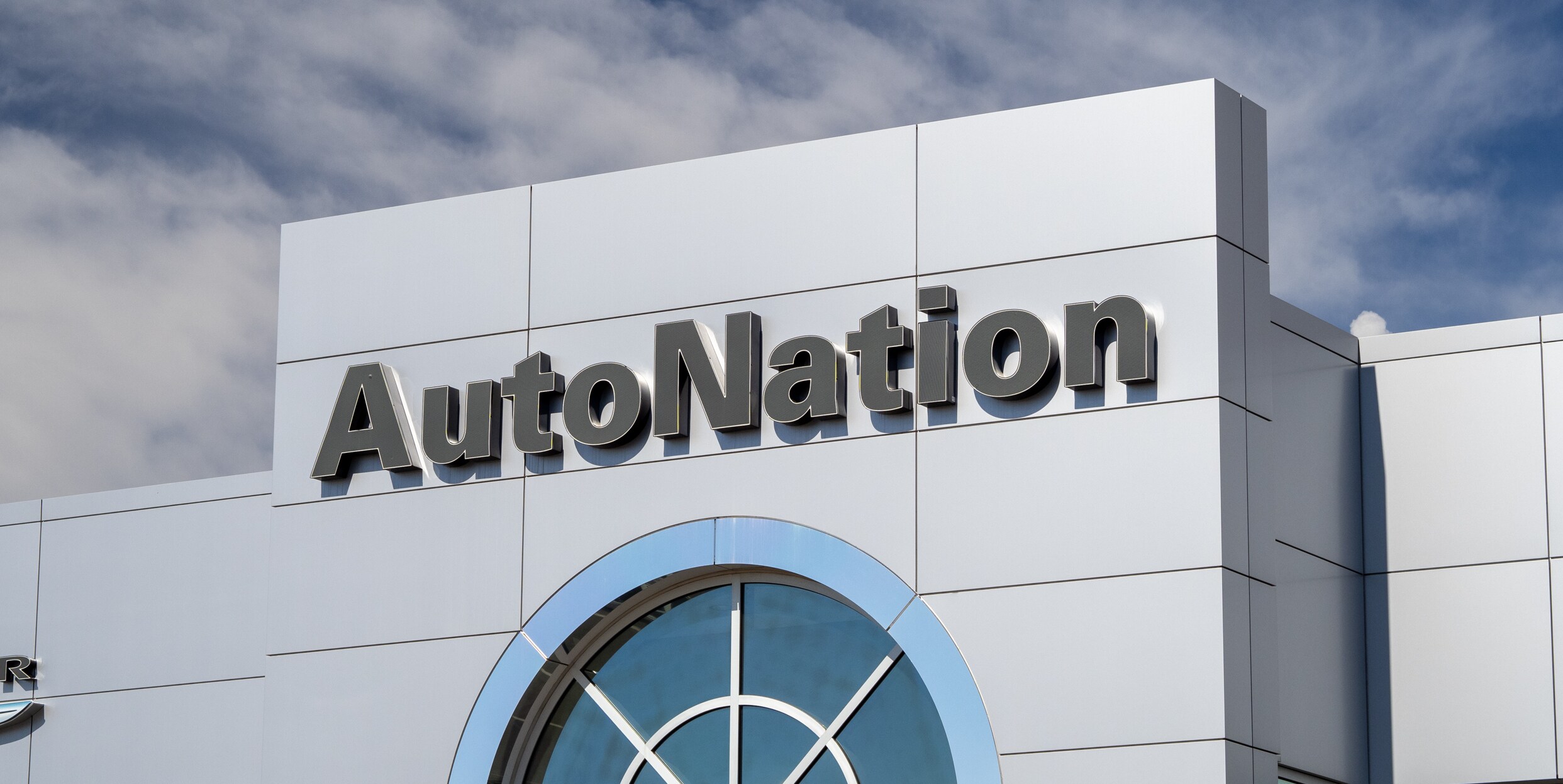 Learn more about Autonation Chrysler Jeep Broadway! Exterior view of Autonation Chrysler Jeep Broadway