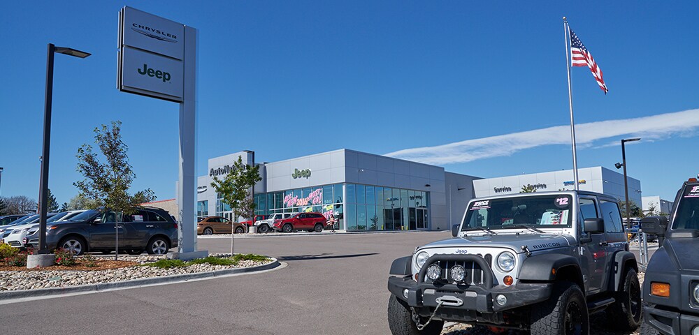 Lakewood Area Chrysler and
Jeep Dealership Exterior view of
Autonation Chrysler Jeep Broadway serving Lakewood