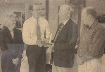 Frank-Goodwin-Accepts-reward-from-General-Motors.jpg