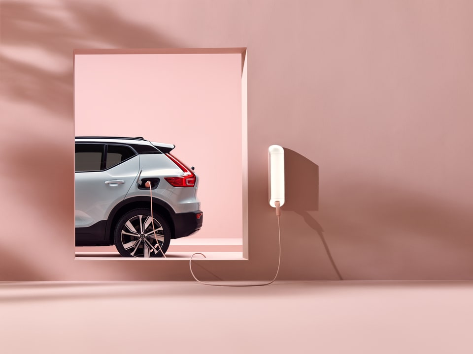 2021-Volvo-XC40-Recharge-P8-SUV-L07.jpeg