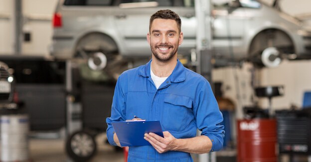 auto technician.jpg