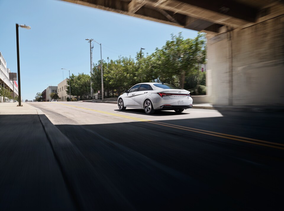 2021-Hyundai-ElantraHybrid-Limited-Sedan-L02.jpeg