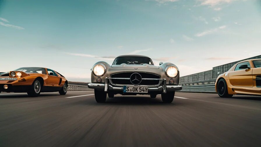 02-mercedes-benz-classic-the-gullwing-legend-2560x1440.jpg