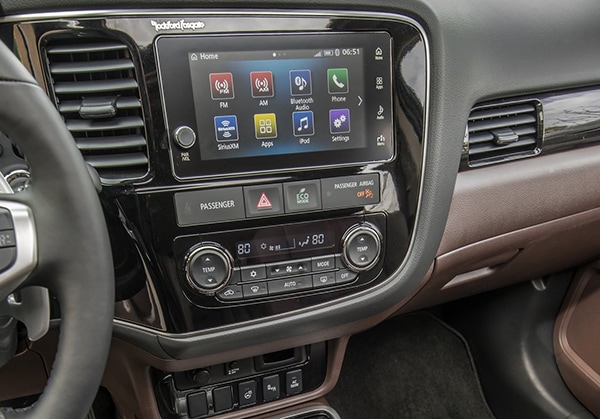 Mitsubishi-Outlander-PHEV-09 600.jpg
