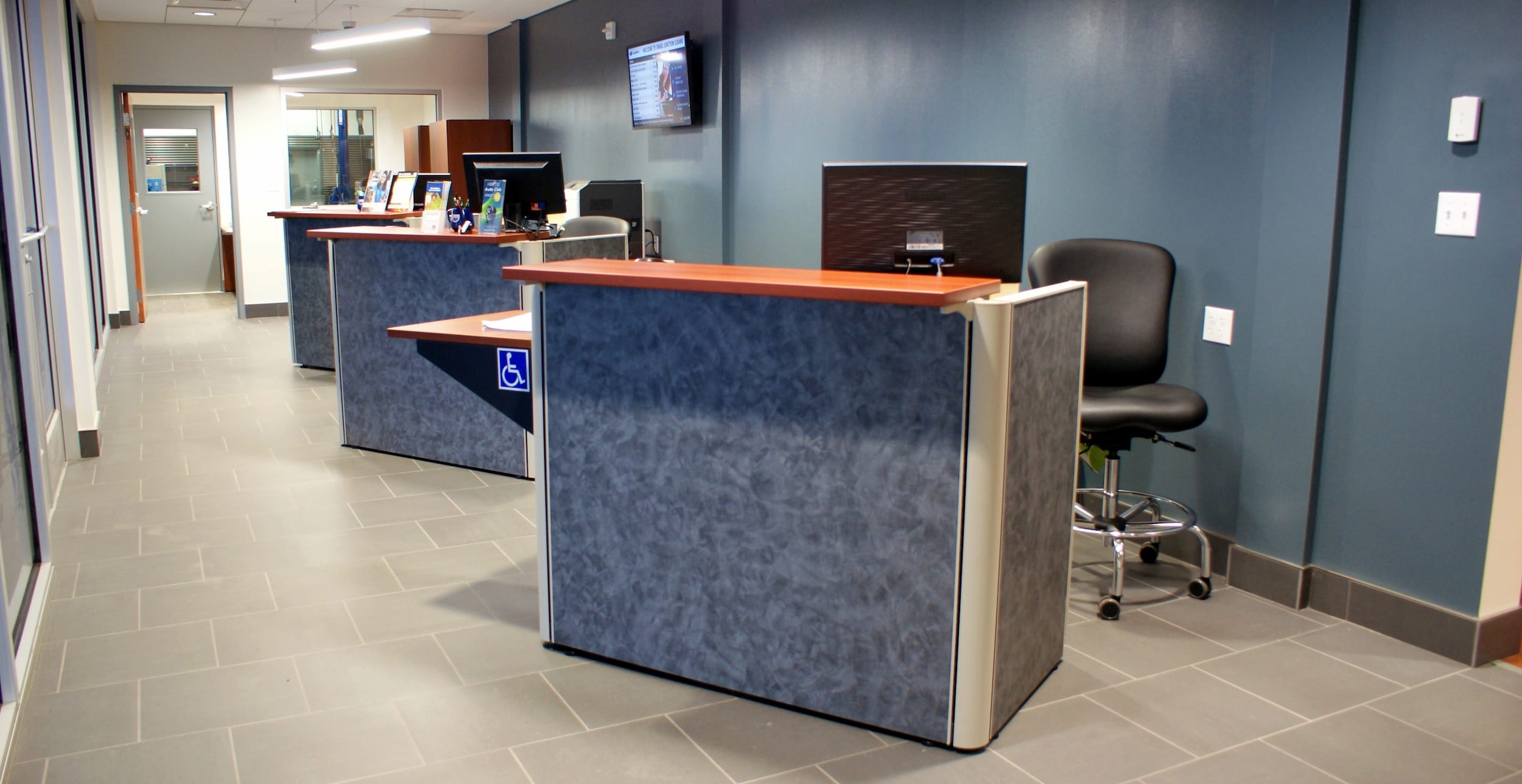 SERVICE ADVISOR'S STATIONS 1.JPG