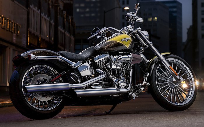 2013 Harley-Davidson CVO Breakout Picture 2.jpg