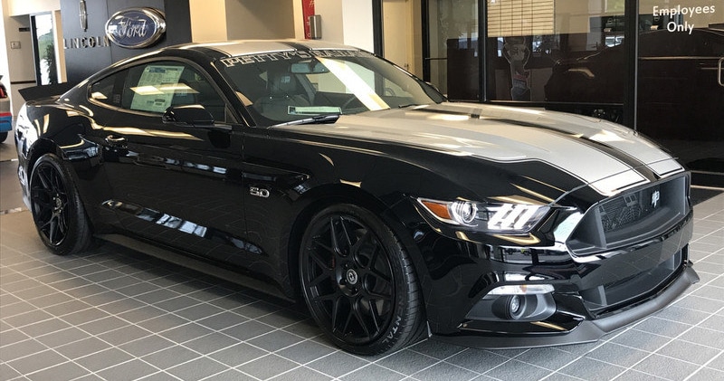 2017 Ford Mustang Petty Garage King Premier Edition