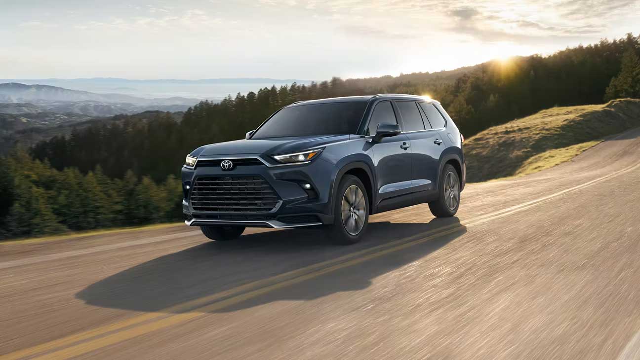 2024 Grand Highlander Hybrid Gray Daniels Toyota