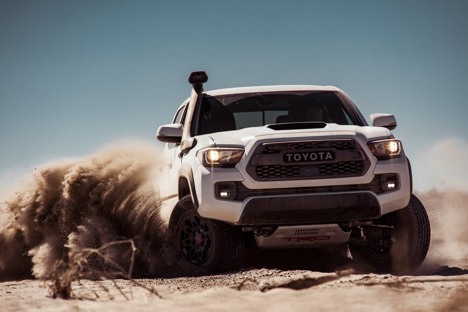 Toyota-Tacoma-TRDPro-DoubleCab-Truck-L02.png