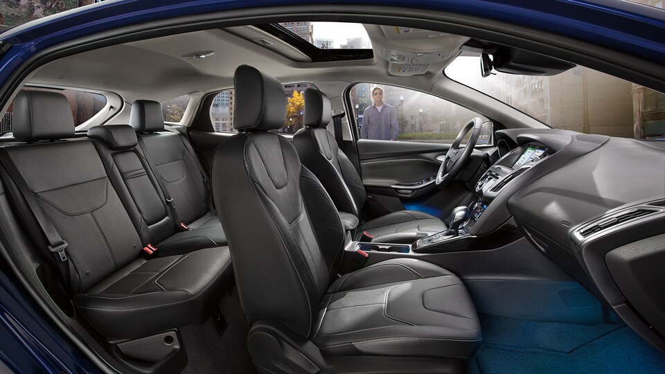 2016-Focus-Titanium-Interior-05.png