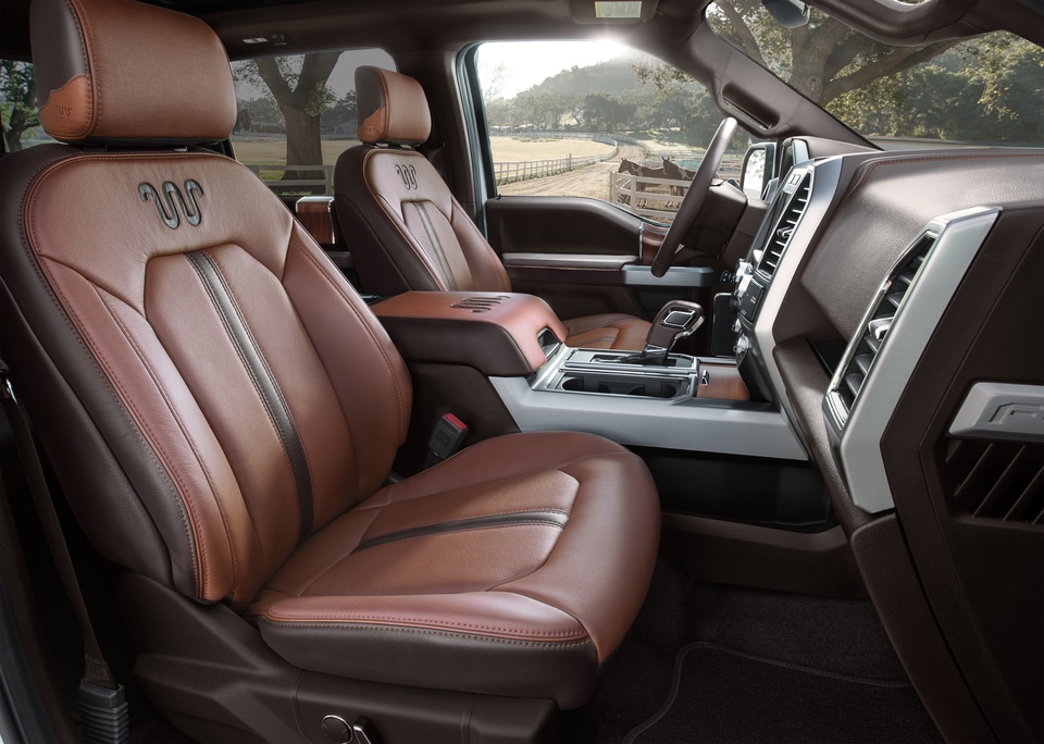 2019-Ford-F150-KingRanch-SuperCrew-6ftBox-Truck-I01.png