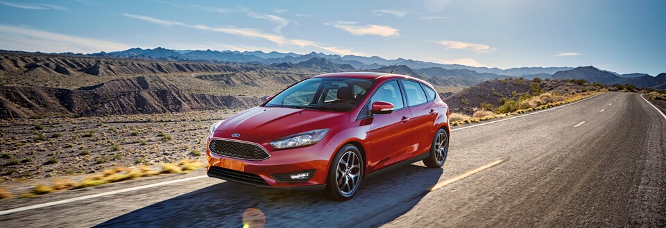 2017-Ford-Focus-SEL-Hatchback-L01.png