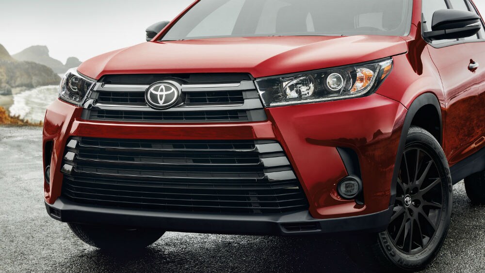 the Toyota Highlander in Springfield, IL Green Toyota