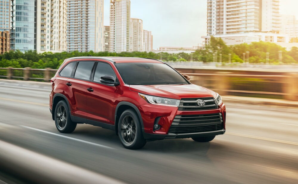 the Toyota Highlander in Springfield, IL Green Toyota