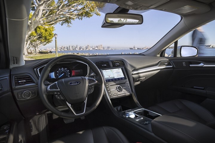Fusion interior.jpg Fusion interior