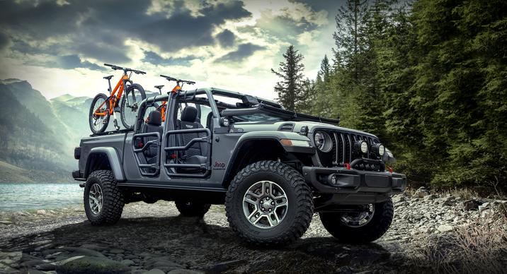 2020 Jeep Gladiator Rubicon with bikes.jpg