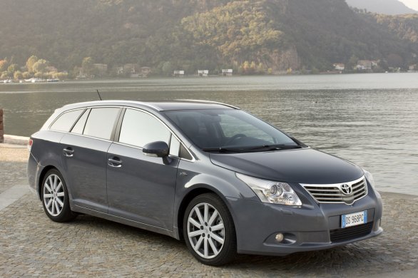 Toyota_Avensis_2009_Cross_Sport_003.jpg