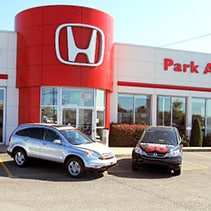 Park Avenue Honda, Façade du bâtiment.