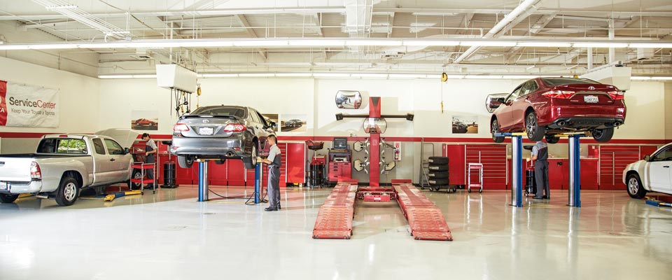 Gullo Toyota's Service Center