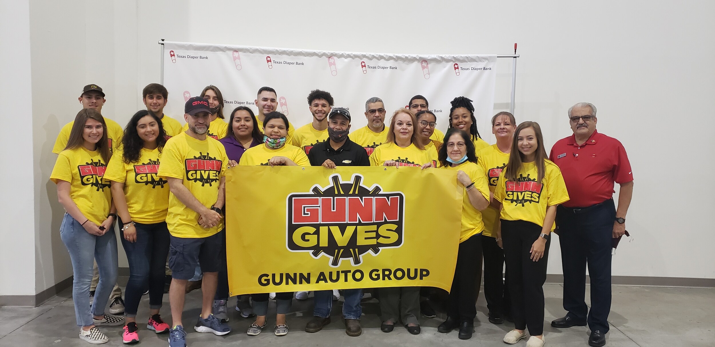 gunn gives volunteers at diaper bank
