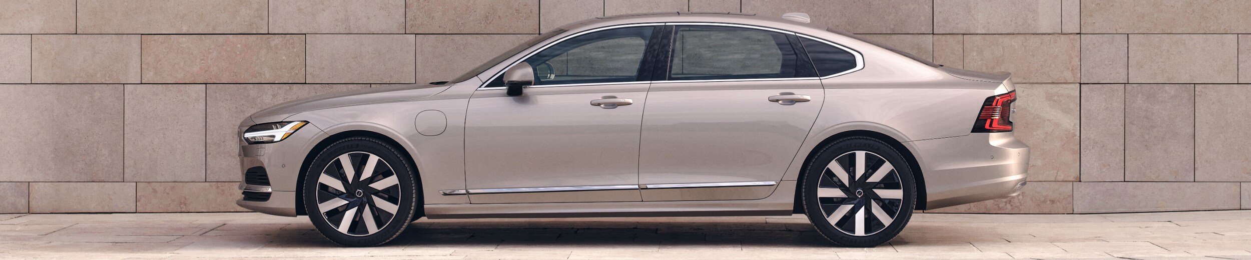 New Volvo S90