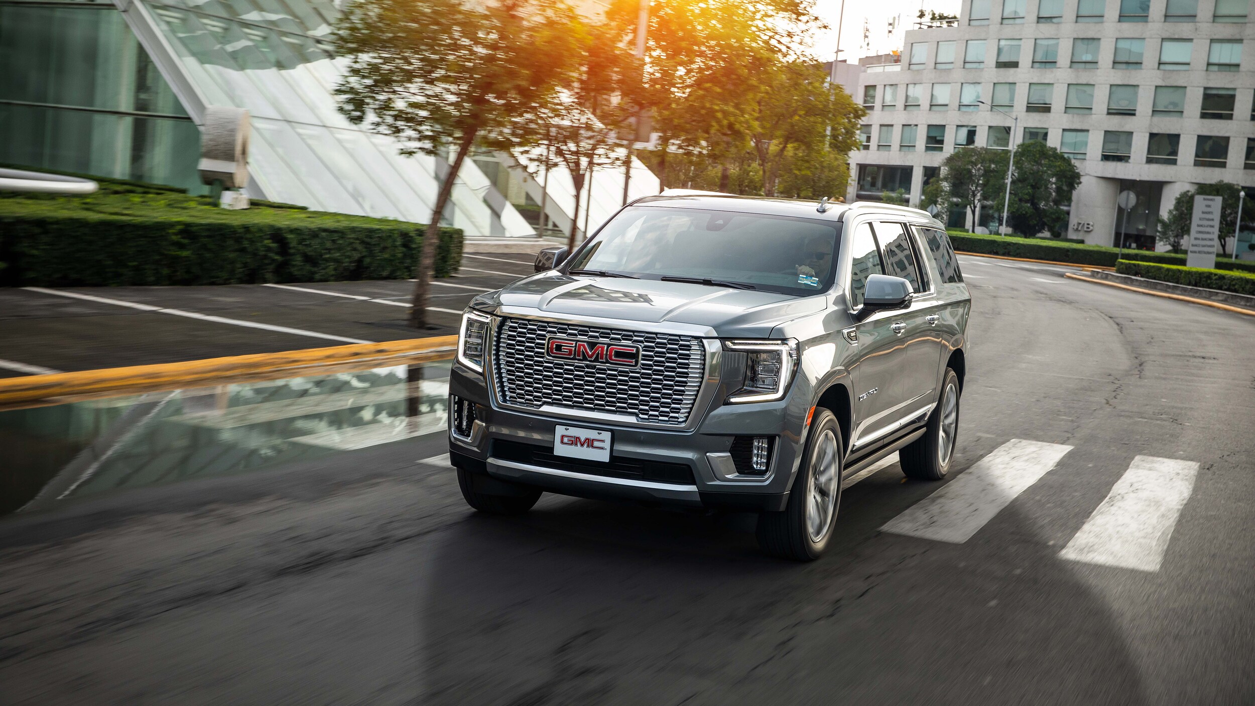 2021_gmc_yukon_denali_5k-HD.jpg