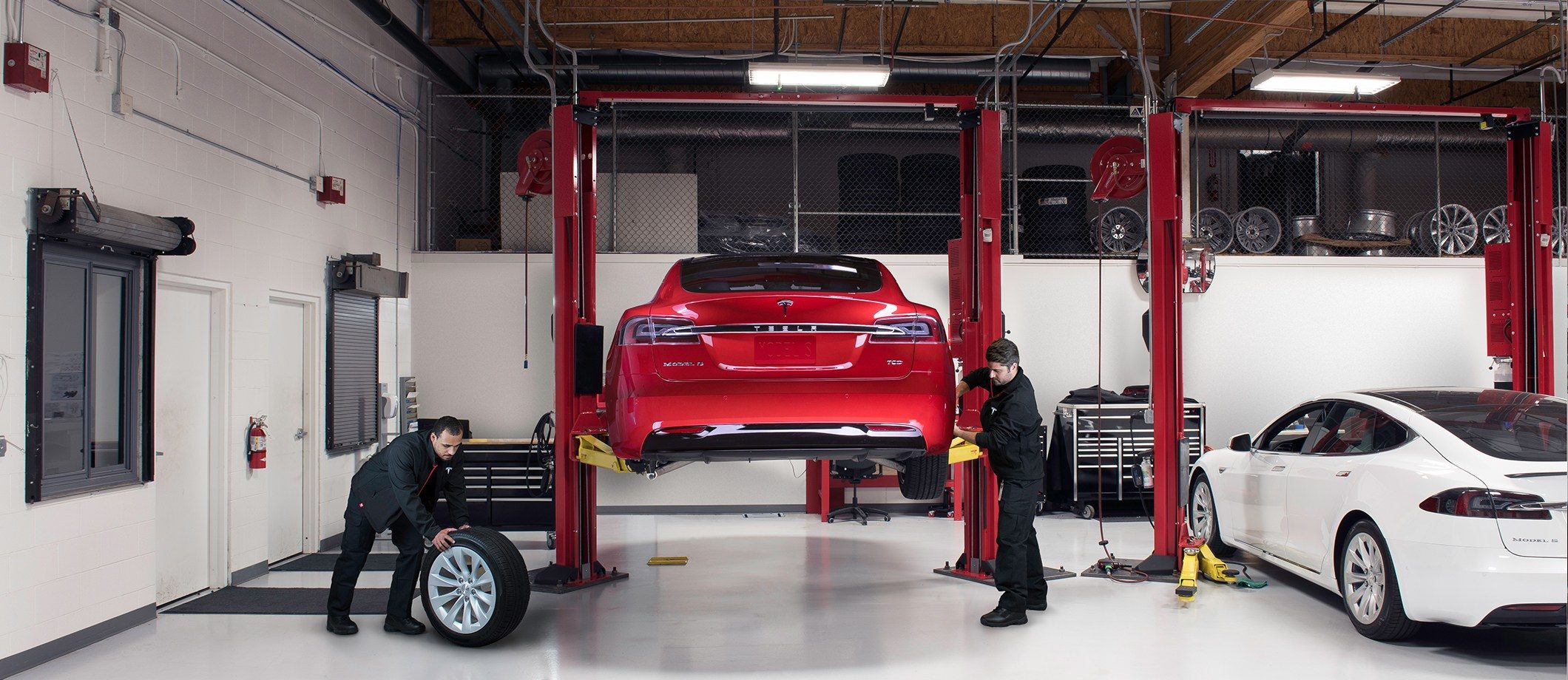2120x920_service_tire_rotation_w_ppl.jpg