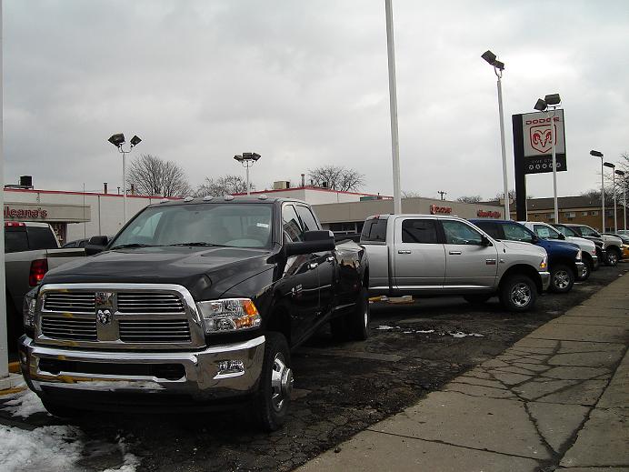 Chrysler dealership on van dyke