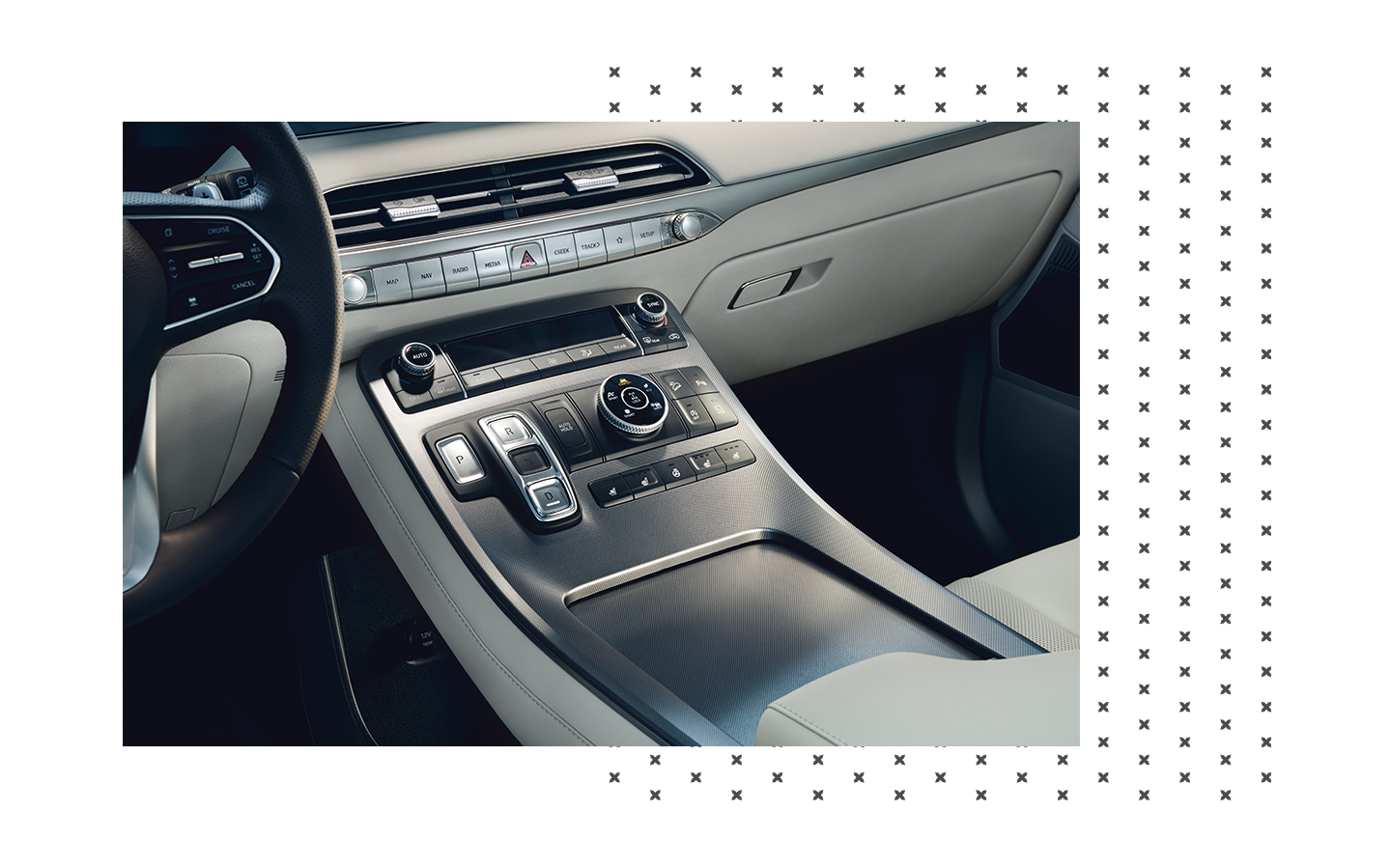 2023 Hyundai Palisade vs. 2023 Chevrolet Traverse at Haddad Hyundai | Interior of the center console of a 2023 Hyundai Palisade