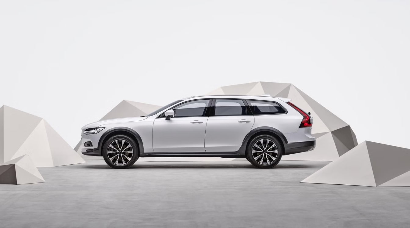 2025 Volvo V90 Cross Country
