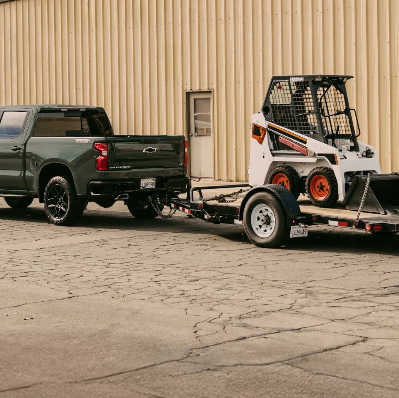 How Much Can the 2025 Chevy Silverado 1500 Carry? Dimensions, Bed Length & More
