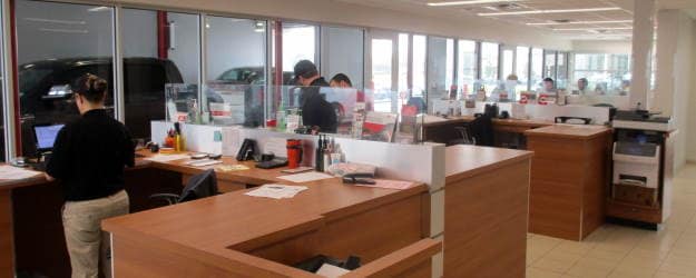 service-department-interior-photo-hampton-toyota-2019-625x250.jpg