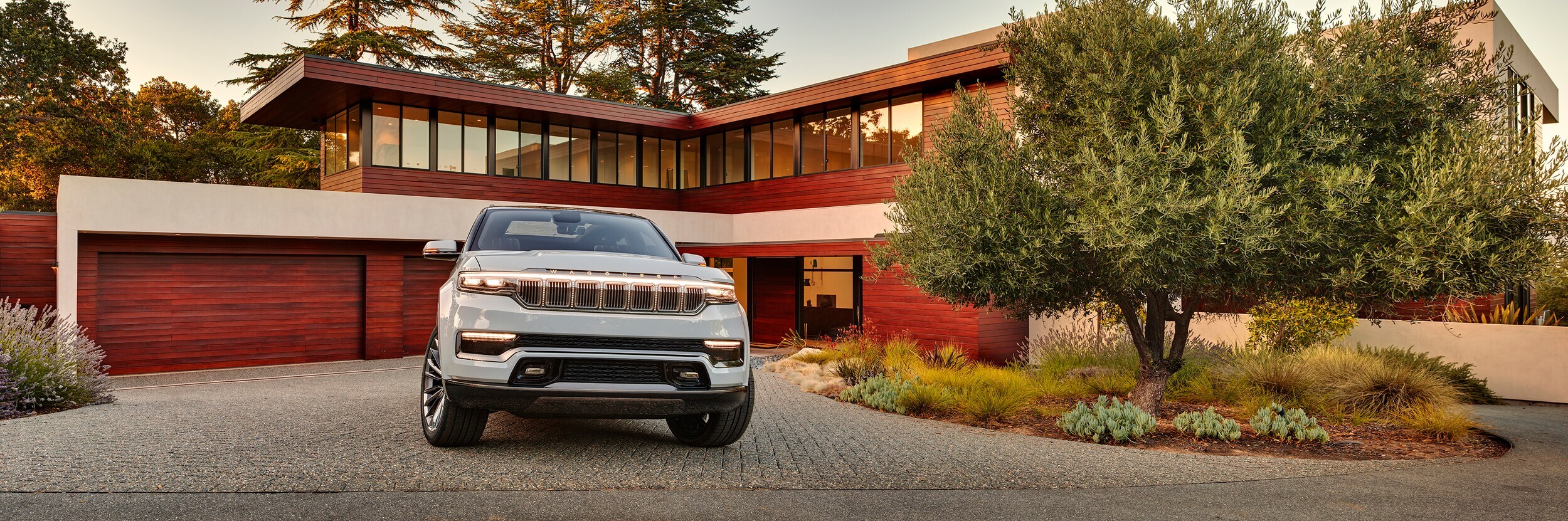 2022 Jeep Grand Wagoneer (4).jpeg