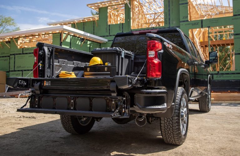 2022 Chevy Silverado black back view with multi-function tailgate_o.jpg 2022 Chevy Silverado black back view with multi-function tailgate