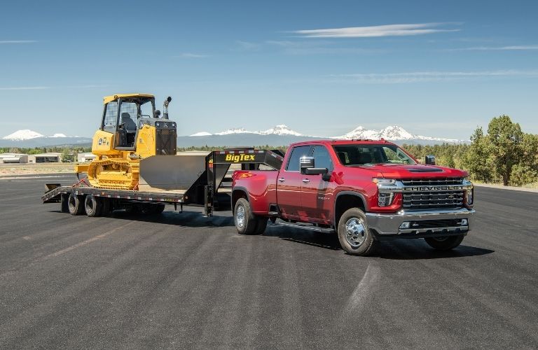 2022 Chevy Silverado 3500HD Front Exterior 768x500_oem.jpg