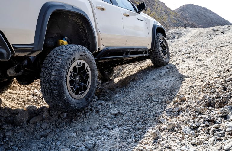 _2023 Chevy Colorado Wheels 768x500_oem.jpg