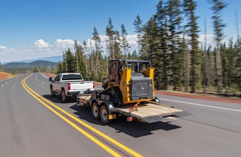 2022 Chevy Silverado2500HD Towing 768x500_oem.jpg